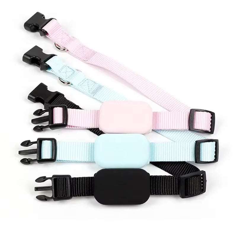 TrackTag™ Tracking-Halsband in Rosa, Hellblau und Schwarz mit Schnallen und rechteckigen Trackern