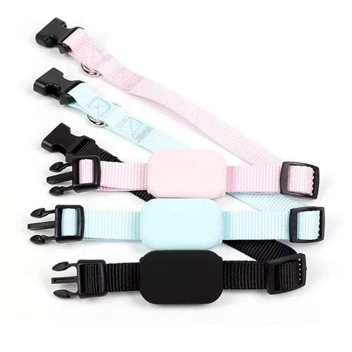 TrackTag™ Tracking-Halsband in Rosa, Hellblau und Schwarz mit Schnallen und rechteckigen Trackern